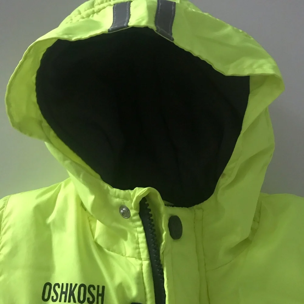 NWOT Oshkosh bgosh 2 piece snow suit size 12 month